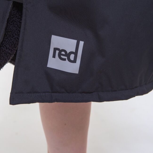 Red Original Co, Pro Change Robe, långärmad ombytesrock - Svart - Red Original Pro Change Robe Stealth Black Logo