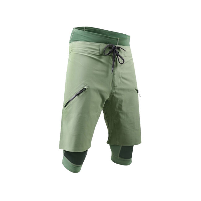 GAMBIT V.2 – Kombinationsshorts med en lätt ytterbyxa och en urtagbar neopreninnerdel – bär båda tillsammans, eller var för sig beroende på väder och aktivitet.