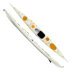 Arctic Kayaks lågvolymn Isla 17 med skädda.